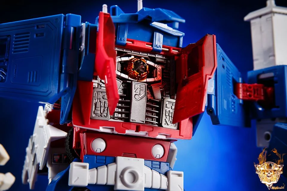 Toy House Factory THF-04 Ultra Magnus MP-22 Hyper - Image 7