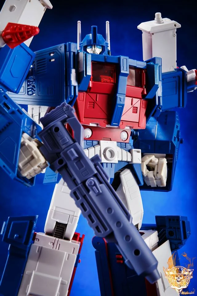 Toy House Factory THF-04 Ultra Magnus MP-22 Hyper - Image 5