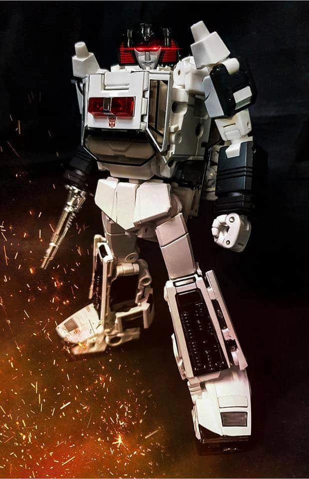 Takara MP-42 Masterpiece Cordon Diaclone Sunstreaker - Image 7