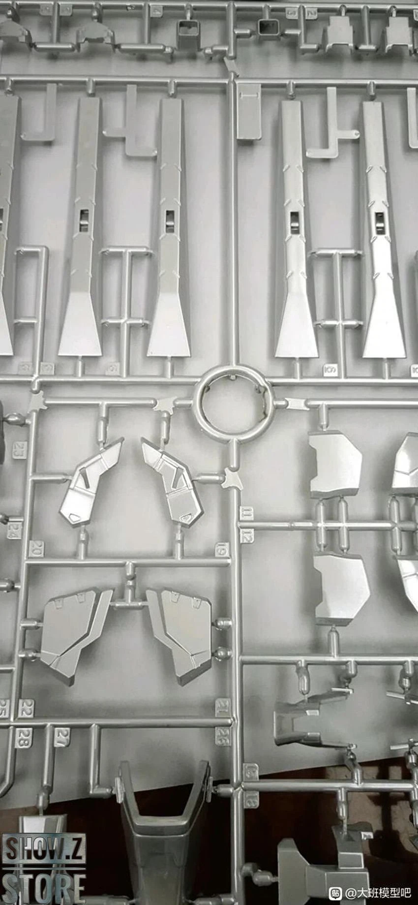 Daban 6619S MG 1/100 Rx-93 Nu Gundam Ver Ka. W/ Special Coating Titanium Finish Model Kit - Image 4