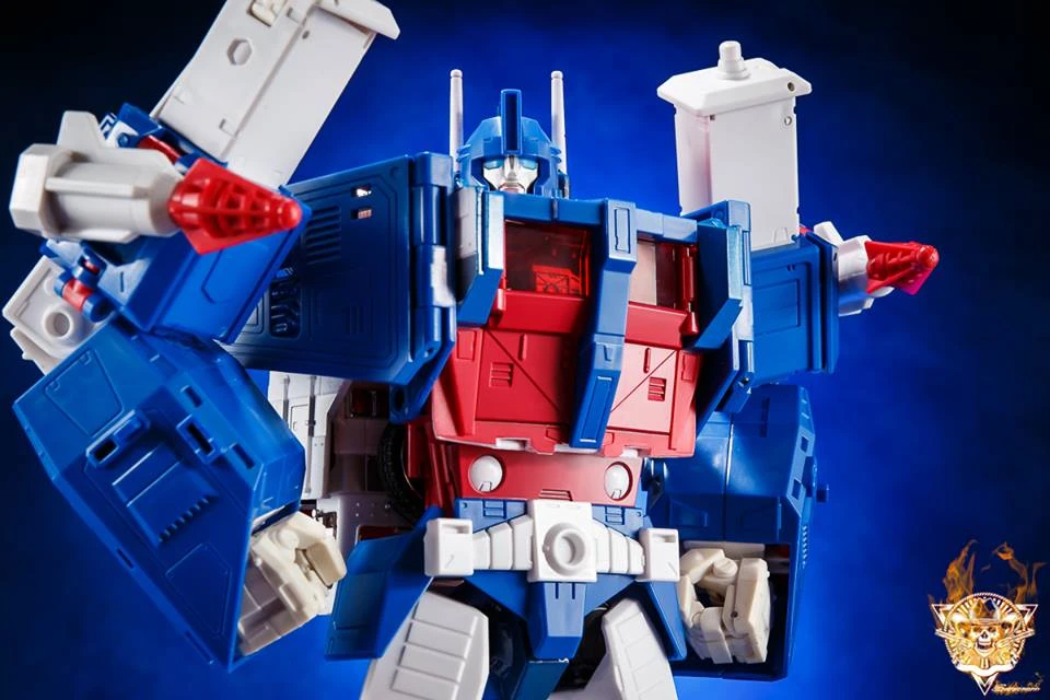 Toy House Factory THF-04 Ultra Magnus MP-22 Hyper - Image 4